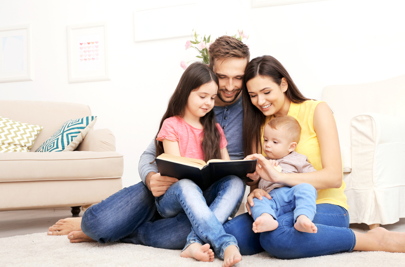 Juegos de mesa para adultos y niños con los que disfrutar en familia sin  salir de casa