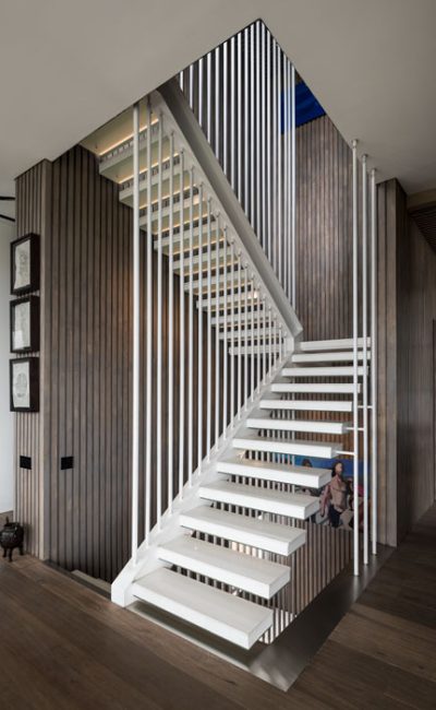 escaleras modernas en vivienda